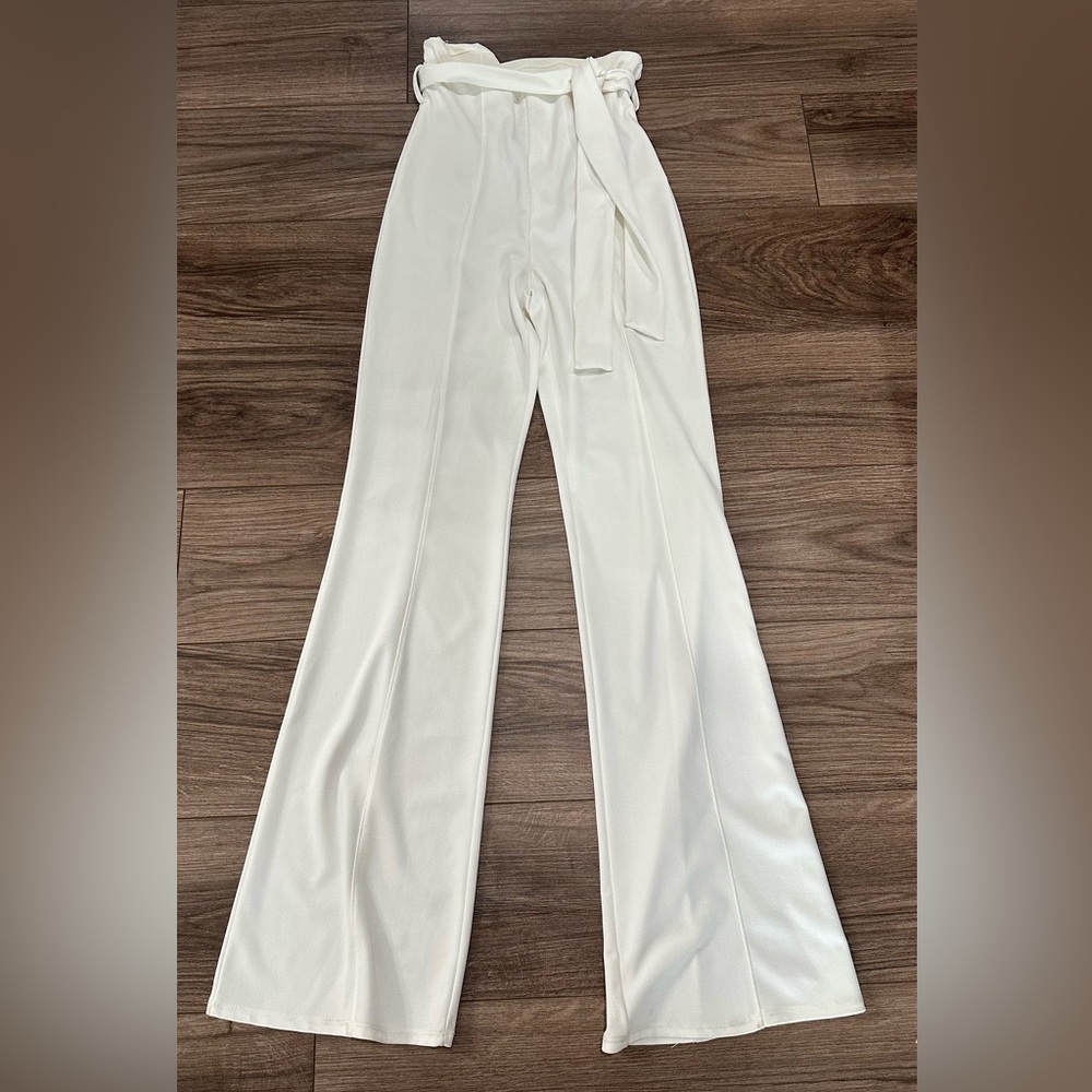 Elegant Ivory Women's Trousers Size Medium